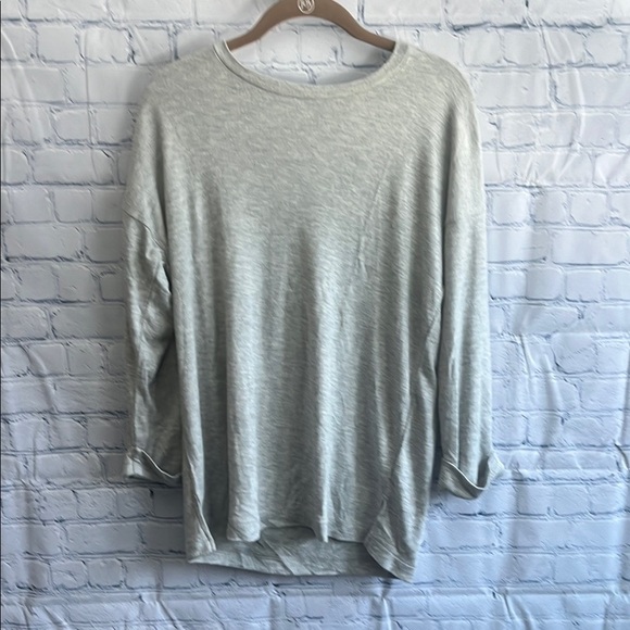 J. Crew gray lightweight, super soft, long sleeve shirt, women‎ size medium - Picture 1 of 3